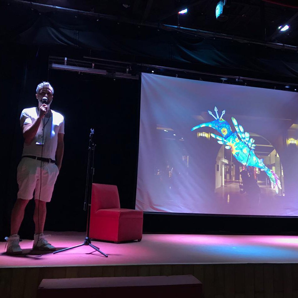 filuxmexico's tweet photo. Artistas nacionales e internacionales comparten procesos creativos en torno a la creación de arte con luz, en el Simposio #FiluxLab 💡 https://t.co/u3IiY6OQWQ