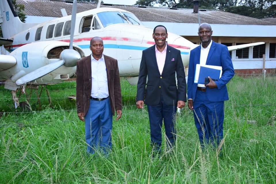 Dr. Ezekiel Mutua, MBS (@ezekielmutua) on Twitter photo I got a "Nine", equivalent of an "E" in Mathematics in my Fourth Form, but today I was Chief Guest at a Mathematics Competition at Mang'u High School, the prestigious institution that produced former President Mwai Kibaki and current <a href="/CBKKenya/">Central Bank of Kenya</a> Governor Dr. Patrick Njoroge. I got a "Nine", equivalent of an "E" in Mathematics in my Fourth Form, but today I was Chief Guest at a Mathematics Competition at Mang'u High School, the prestigious institution that produced former President Mwai Kibaki and current <a href="/CBKKenya/">Central Bank of Kenya</a> Governor Dr. Patrick Njoroge.