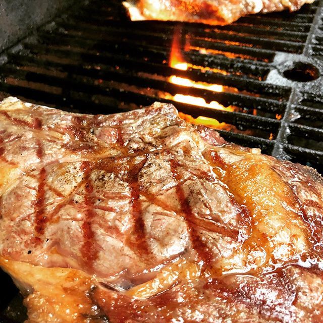 CFcraftbutchery's tweet photo. #dryaged #ribeye #bonein on the grill. Nothing better! 🔥🔥🔥.
.
.
.
.
.
.
.
.
#beef #steak #butcher #chef #grill #grilledmeat #angusbeef #usdaprime #flavor #cookingwithfire #grilled #flamegrilled #grillmarks #paleo #butcherlife #cheflife #mediumrare #g… https://t.co/cGMAI4Yx1I https://t.co/CZlbwAATF8