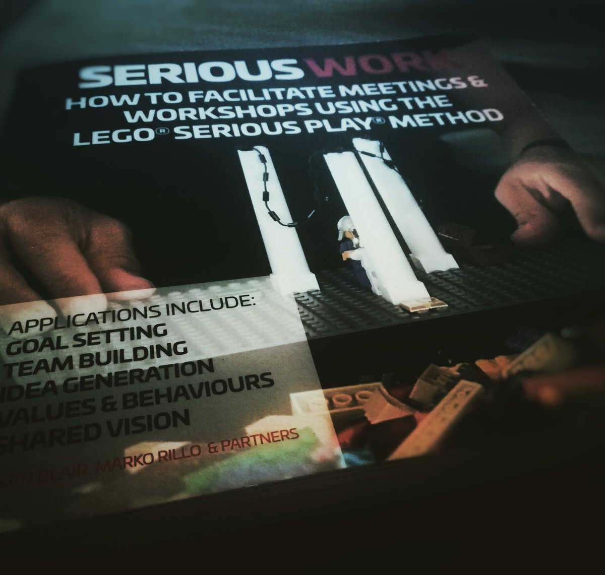 LenaLekkou's tweet photo. #saturdays #reading #seriousplay #book
#legoseriousplay #method by @ProMeetings https://t.co/OhfxD4vt6L