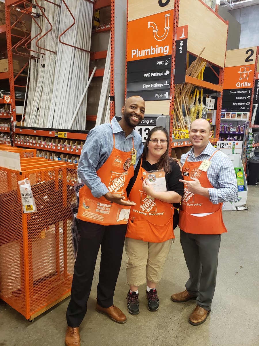 The Home Depot 6208 On Twitter Dm Shay Thomas And Sm Jeff Cianci Recognizing 15 Year Veteran Employee Nicole For Her Dedication Whether It Is The Front End Deliveries Service Desk Flooring Or