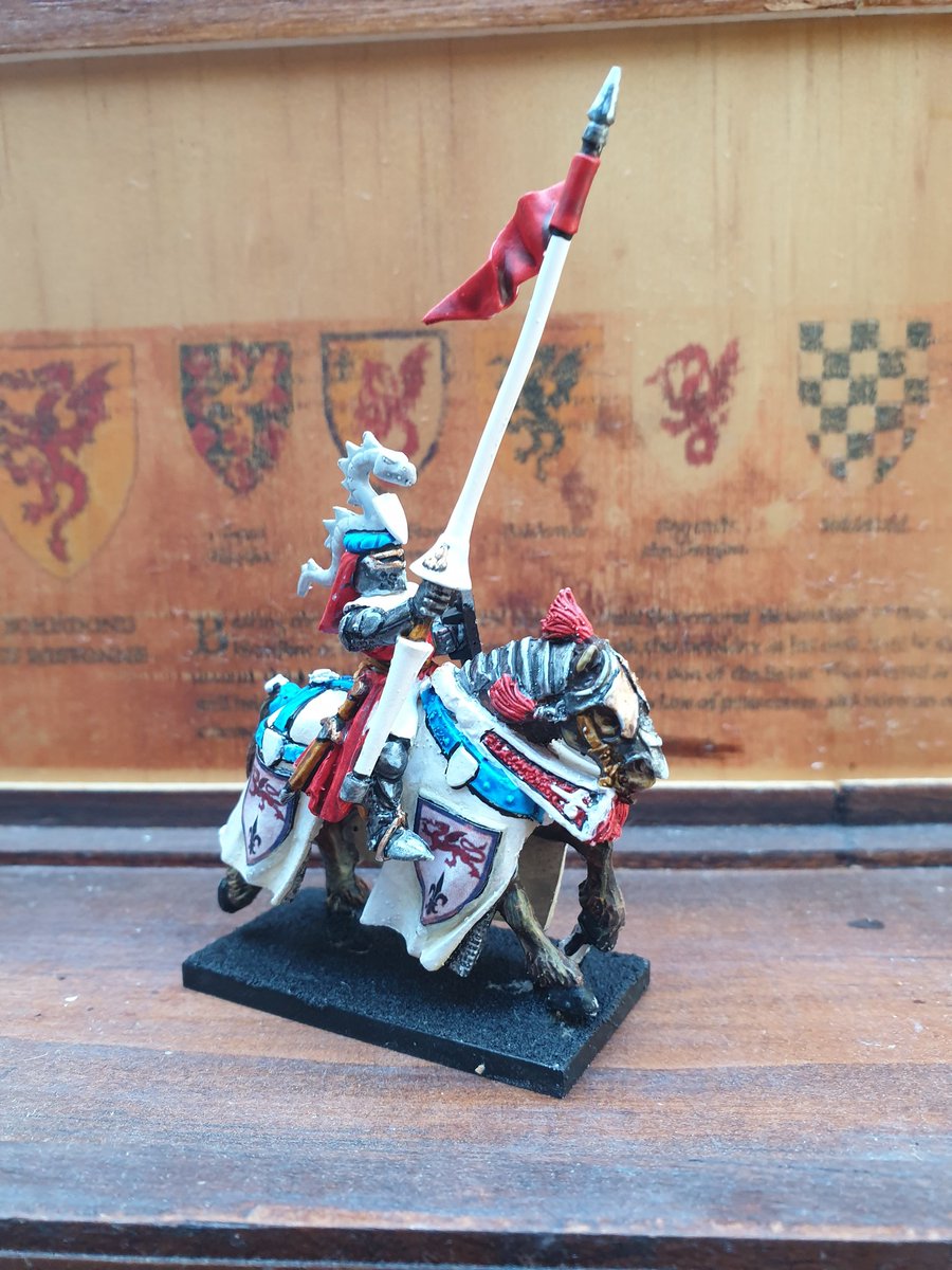 jpcode's tweet photo. Mogen of the flame #contrastpaints #bretonnians #aos https://t.co/1iNHlh76nZ