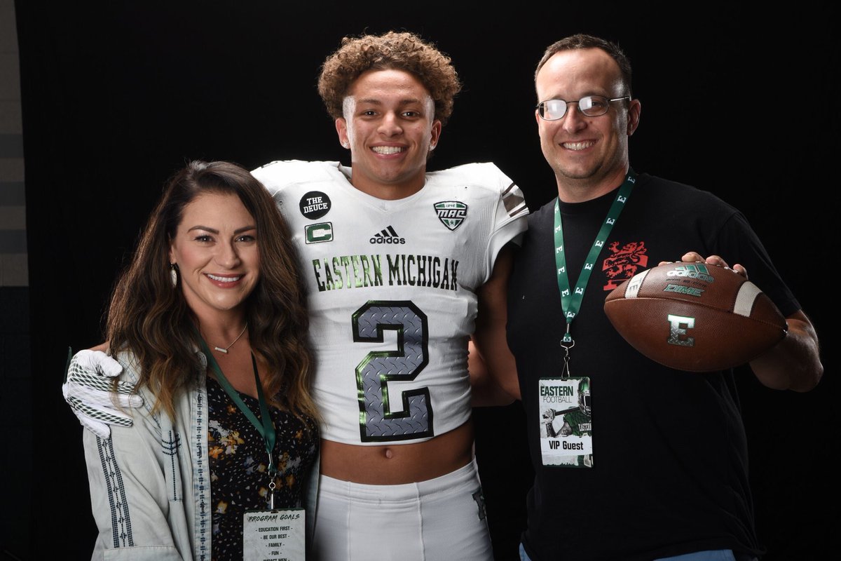 JDelso_1's tweet photo. C O M M I T T E D 🦅💚 @nunez_jay @WRcoachPaige @Coach_Creighton @Coach_Collett @EMUFB @EMU_CoachMiller @HensleyDesign https://t.co/z4jjiklq0I