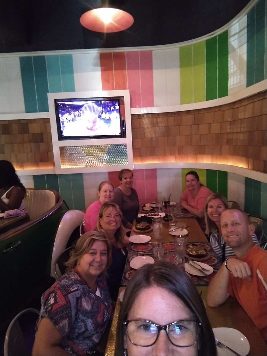 mrspeterskg's tweet image. We're here!!! #ISTE2019 #HSEatISTE19 @NBEbulldogs