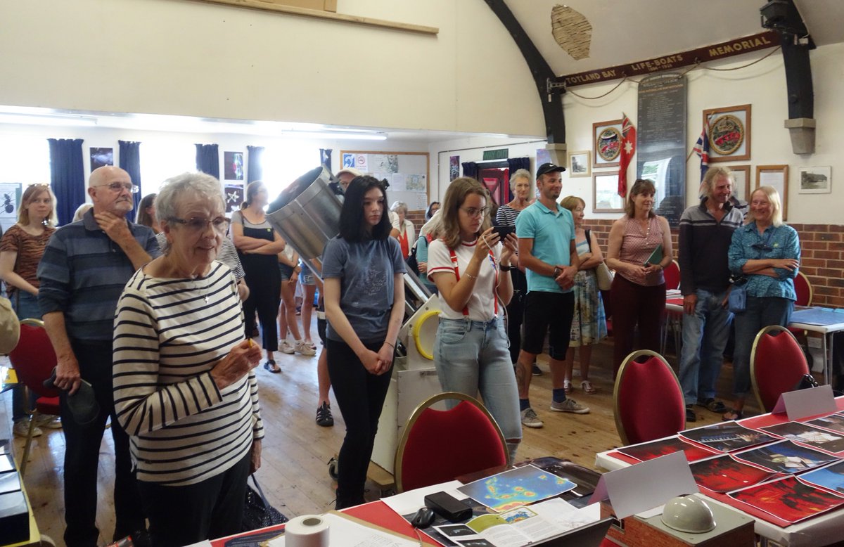 Juliedmyers's tweet photo. Thanks to everyone who took part in 
#TheGreatLightnDarkShow in #Totland, Isle of Wight today. #LifttheLid https://t.co/sMskAkCQT2