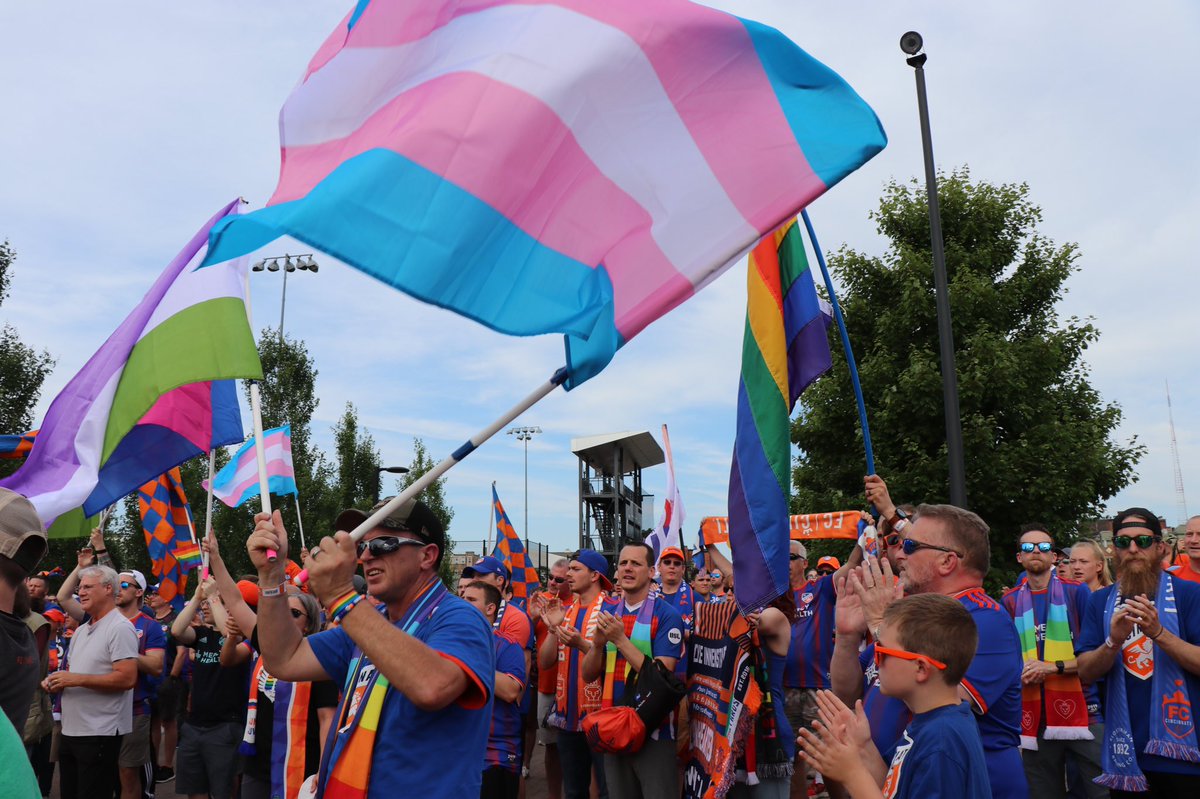 fccincinnati's tweet photo. Our #FCCincy supporters got the party started!
#CINvLA | #EqualityNight https://t.co/wIpNPsz8Qb