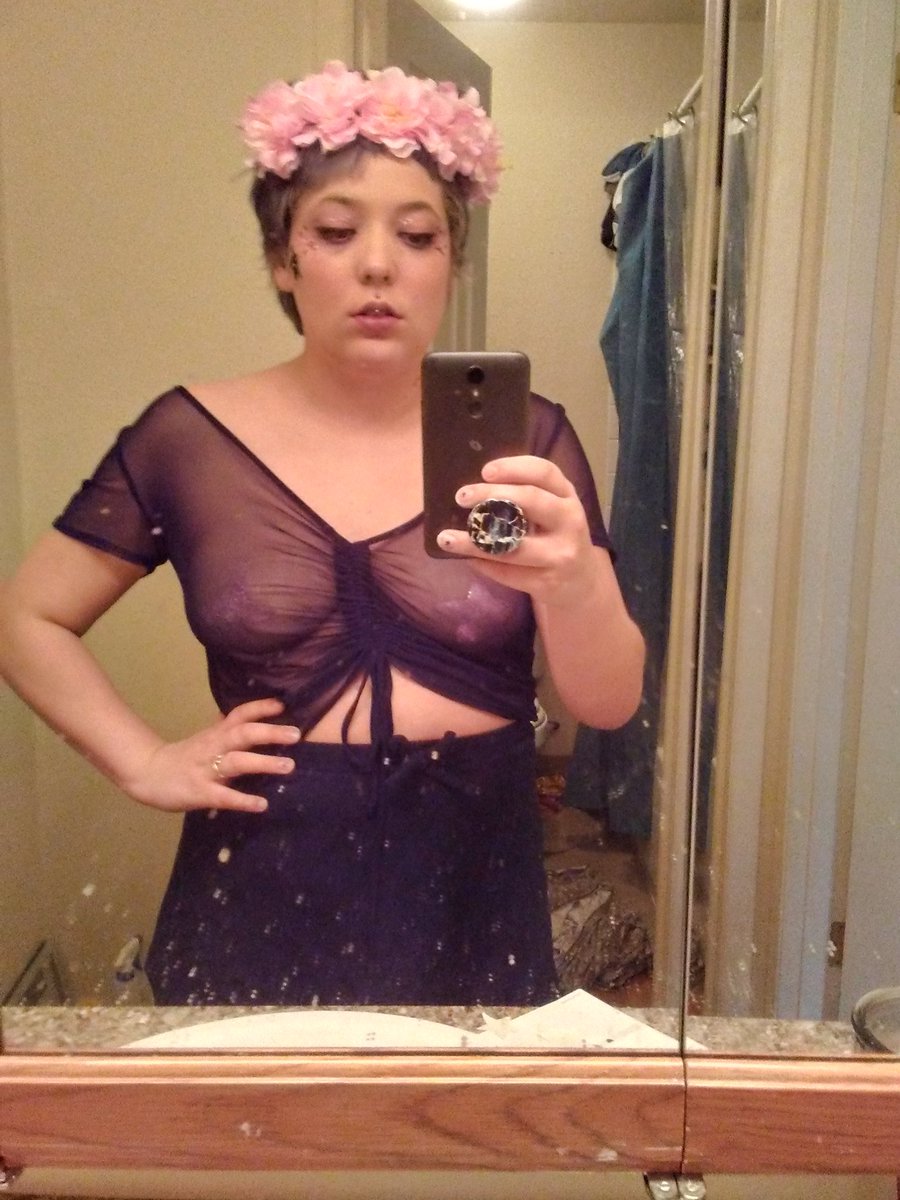 tinydeathz's tweet image. send $$ and ill send nudes and a couple videos of me 💗💗