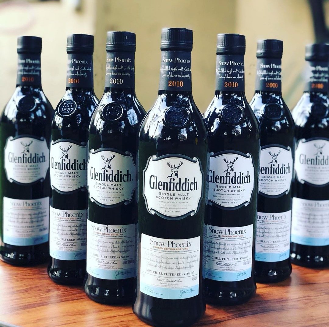 WhiskybossSA's tweet photo. Such a great sight of these fantastic bottles, great story behind the Glenfiddich Snow Phoenix๐ฅ
@GlenfiddichSMW
#whiskyboss #glenfiddich #Snowphoenix #singlemalt #whisky #Scotch #Scotland
๐ฟ๐ฆ๐ฅ๐ฟ๐ฆ๐ฅ๐ฟ๐ฆ๐ฅ๐ฟ๐ฆ๐ฅ๐ฟ๐ฆ๐ฅ๐ฟ๐ฆ๐ฅ https://t.co/Y1qwCe8LnJ