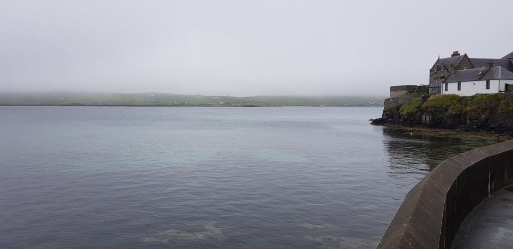 Clear waters: writing away from home roomforwriting.net/2019/06/22/cle…