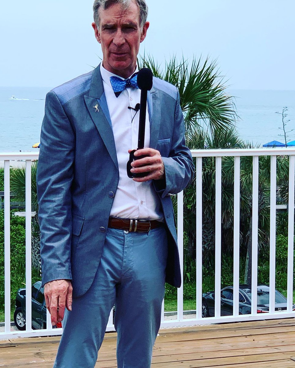LeslieHudsonWx's tweet image. Working under a fired sun on a #saturday. But meeting @BillNye the #ScienceGuy was pretty cool! 🚀 #geekingout #lightsail #spacex #falconheavy