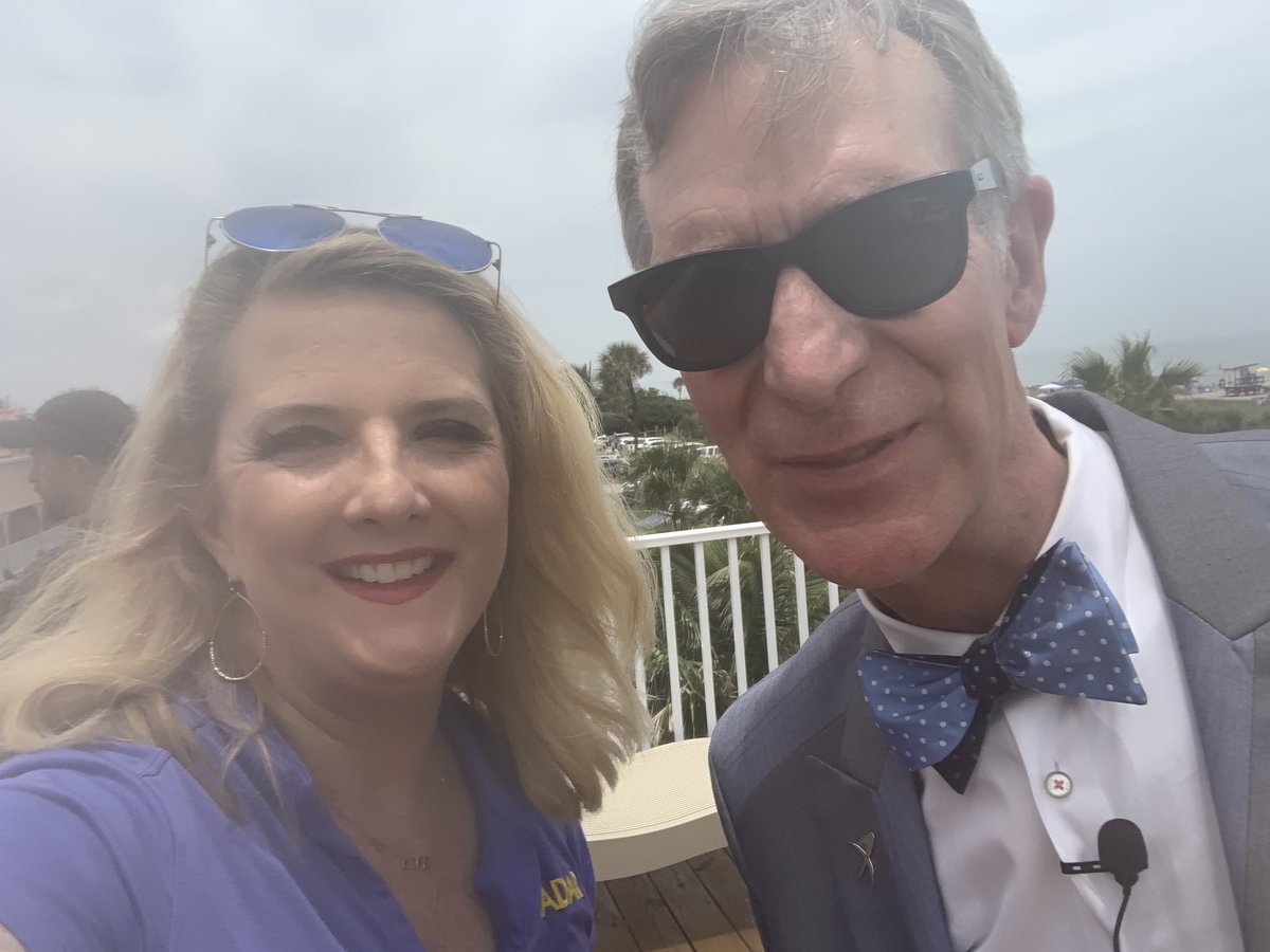 LeslieHudsonWx's tweet image. Working under a fired sun on a #saturday. But meeting @BillNye the #ScienceGuy was pretty cool! 🚀 #geekingout #lightsail #spacex #falconheavy