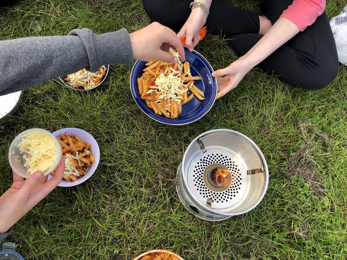 HistoryPRS's tweet image. Dinner is served @PRSdofe