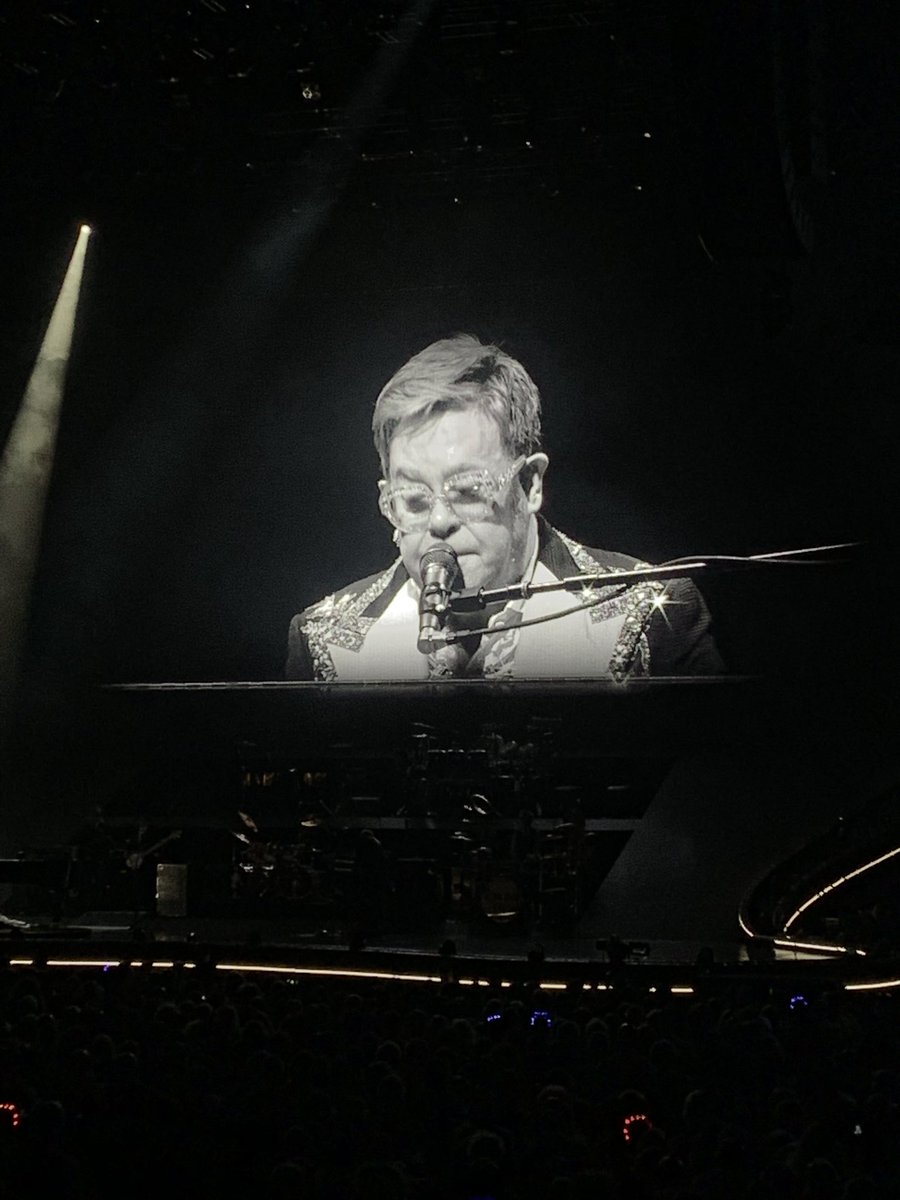 _mathild2_'s tweet photo. Sir Elton John 🤩 #EltonFarewellTour https://t.co/ryZEEJMcsl
