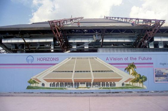 TheMickeyWiki's tweet photo. Even the Horizon's construction wall was cool https://t.co/Fp0Wafypna