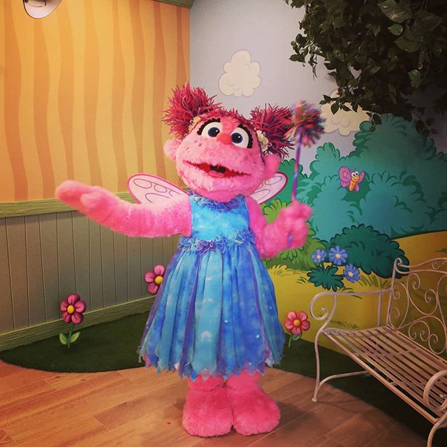 pafans's tweet photo. 📷 Nueva foto en el Instagram de Pafans
➡ https://t.co/CM1XFzNQP2
Ya puedes visitar a la hada Abby Cadabby de Barrio Sesamo, en el nuevo Abby Star Studio en PortAventura Park  . #AbbyCadaby #PortAventura #PortAventur... https://t.co/QEYoN5kSHk