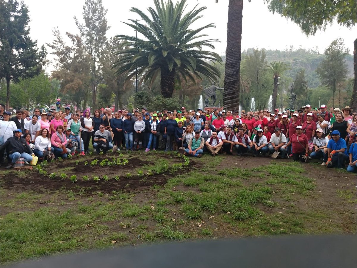 TuAlcaldiaGAM's tweet photo. Sábado de #RetoVerde 🌳 en el Parque del Mestizaje de @TuAlcaldiaGAM. Juntos llegaremos a la meta. 💪🏽🌺🌿 https://t.co/lz17FH5BRg