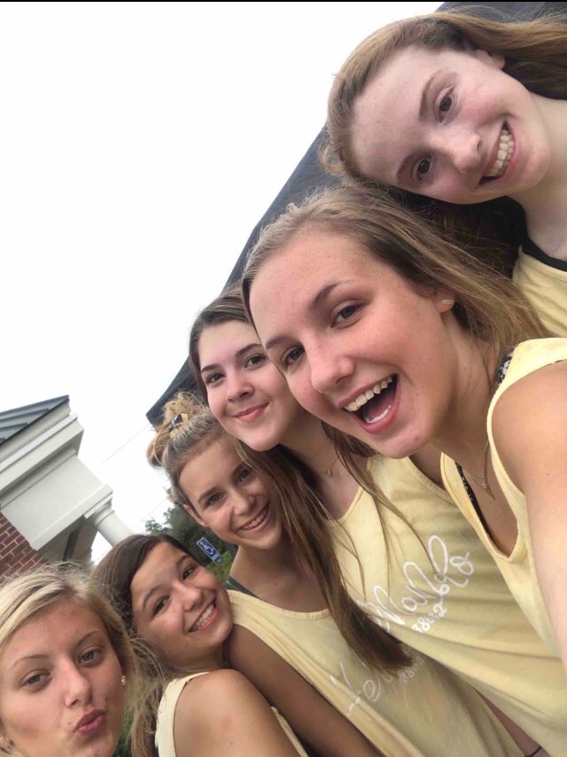 hernando_cheer's tweet photo. Thanks to everyone who came by the car wash today!! #TeamDCS #TigerCheer https://t.co/ZYYueKs6I8