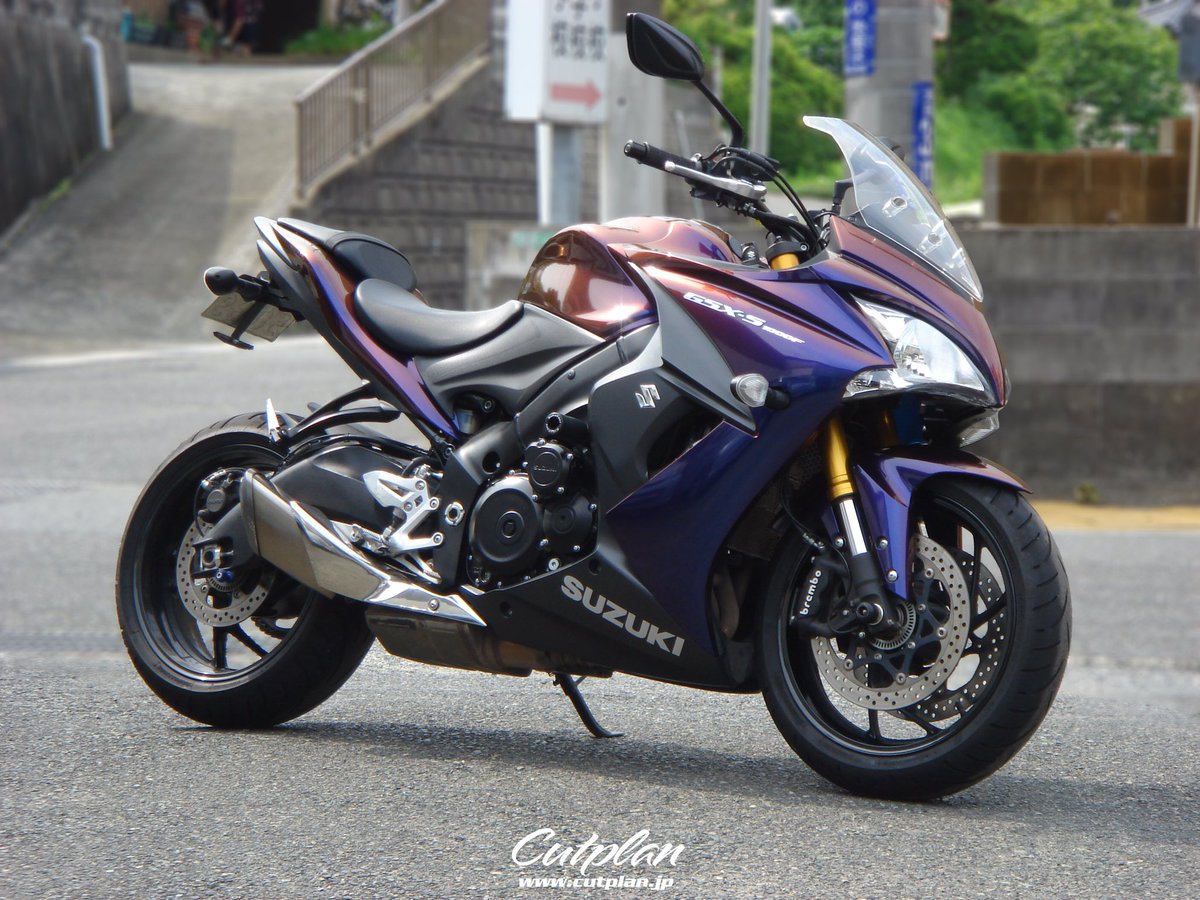 cutplan's tweet photo. ラッピング完了！！╭︎( ･ㅂ･)و

#suzuki #gsxs1000f #bike #bikewrap #bikewrapping #wrapping #brembo #motorcycle #bikegirl #bikegirls #motogirl #motogirls #averydennison #colorflow #roaringthunder #バイクラッピング https://t.co/jbVceFT8Cj
