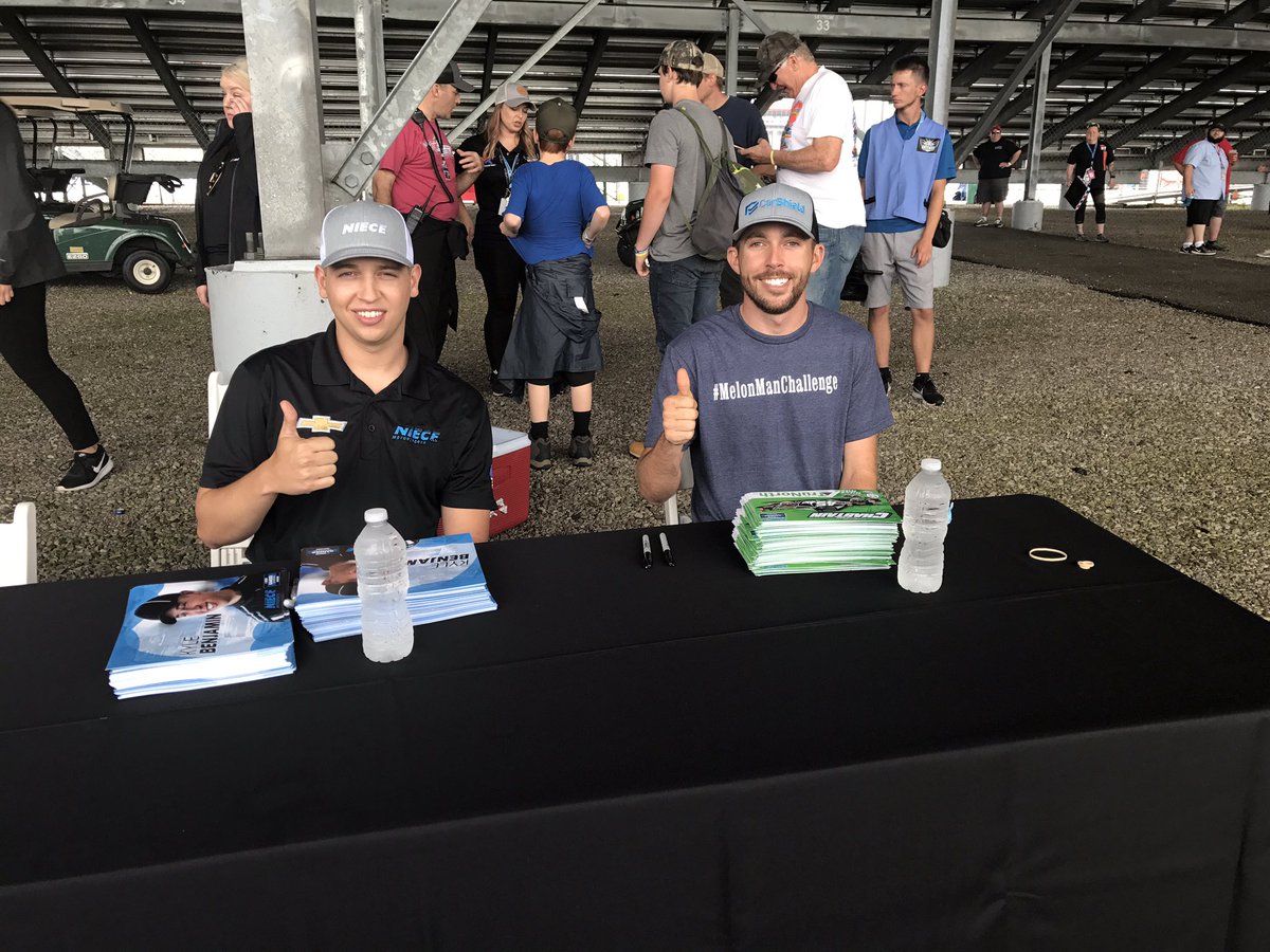 NieceMotorsport's tweet image. Driver Autograph Session here at @WWTRaceway! Come meet @RossChastain and @KyleBenjamin_!