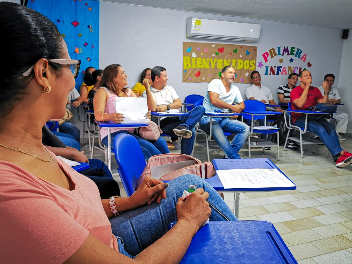 de_ardec's tweet photo. #AEstaHora | En @de_ardec desde las ⌚ 8 am se realiza capacitación de radio protección a 33 odontologos 🥼 para mejorar sus procesos en radiación ionizante. 
#SomosArdec #Cartagena https://t.co/8wRM7cvHni