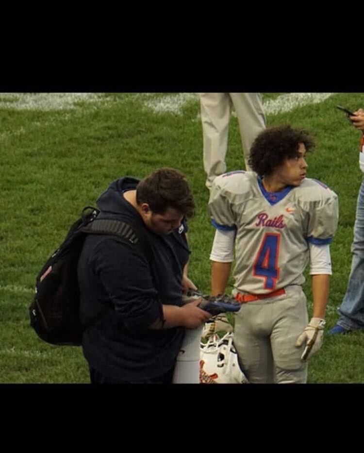 ZayMoran1's tweet photo. Football is back ❗️❗️🗣🦍 #lpfootball https://t.co/mFWen6ZvgB