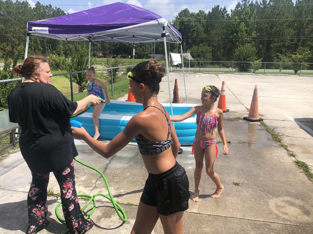 Fun fun fun! Our first camp was a huge success with crafts, water day, pizza, and of course, dance!!❤️