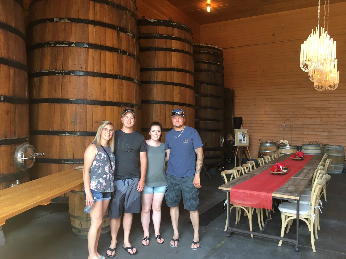 Had a fantastic time with this lovely group of people at Sumac Ridge and Back Door wineries in Summerland! Our Bottleneck Drive tour never disappoints 😊🍇 #winetours #winelicious #okanaganwine #winelovers #winetasting #summerland #bcwine #winetourism #bottleneckdrive