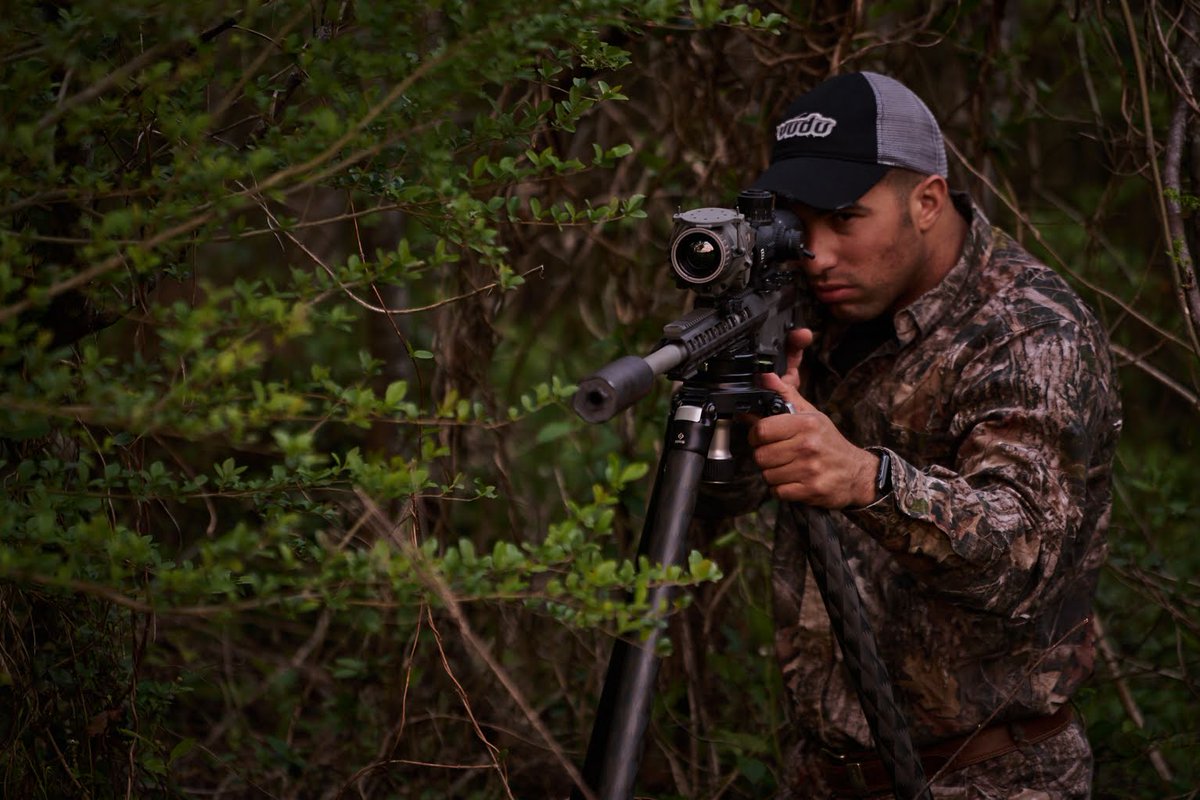 EOTECHInc's tweet image. Makin' bacon with the @VuduOptics 5-25x50 FFP Super Short paired with the EOTECH Light Weapon Thermal Sight. | #VuduScopes #PrecisionPowered #SuperShort #EOTECH #LWTS #Thermal