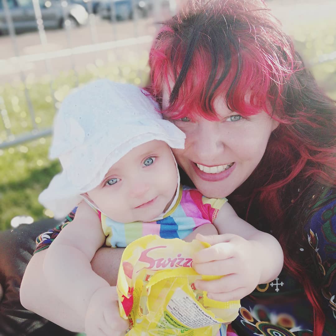 mumvdad's tweet photo. Jessica had a lovely time at #thebigshare on the #hovelawns today for @peoplewhoshare &amp; had lots to say at #ConversationCorner with @belongcon. Her first quintessential #Brighton experience. Awesome event. Well done guys 🙌💃👏🎉 https://t.co/RKSpeSUSop