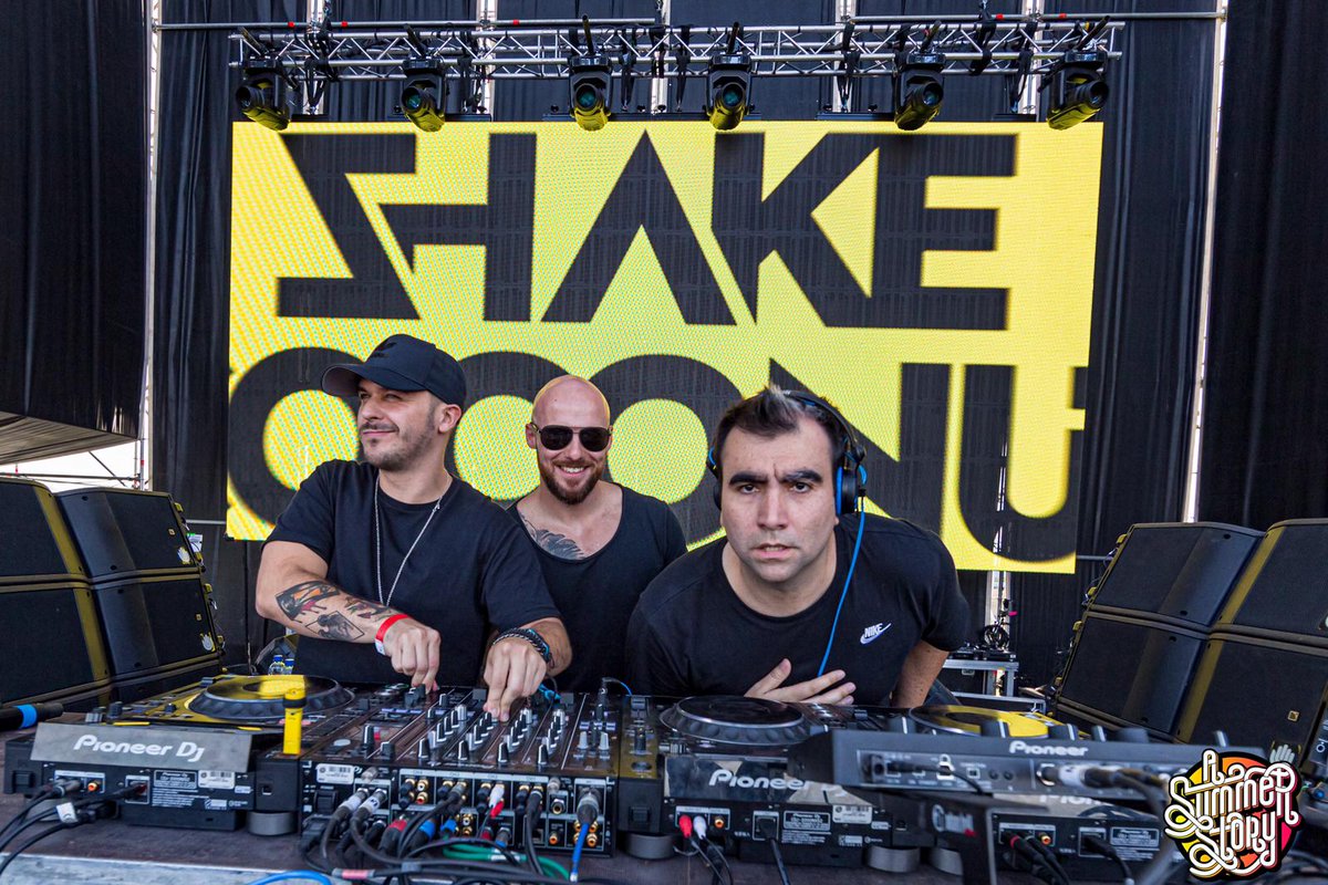 SHAKE COCONUT tweet media