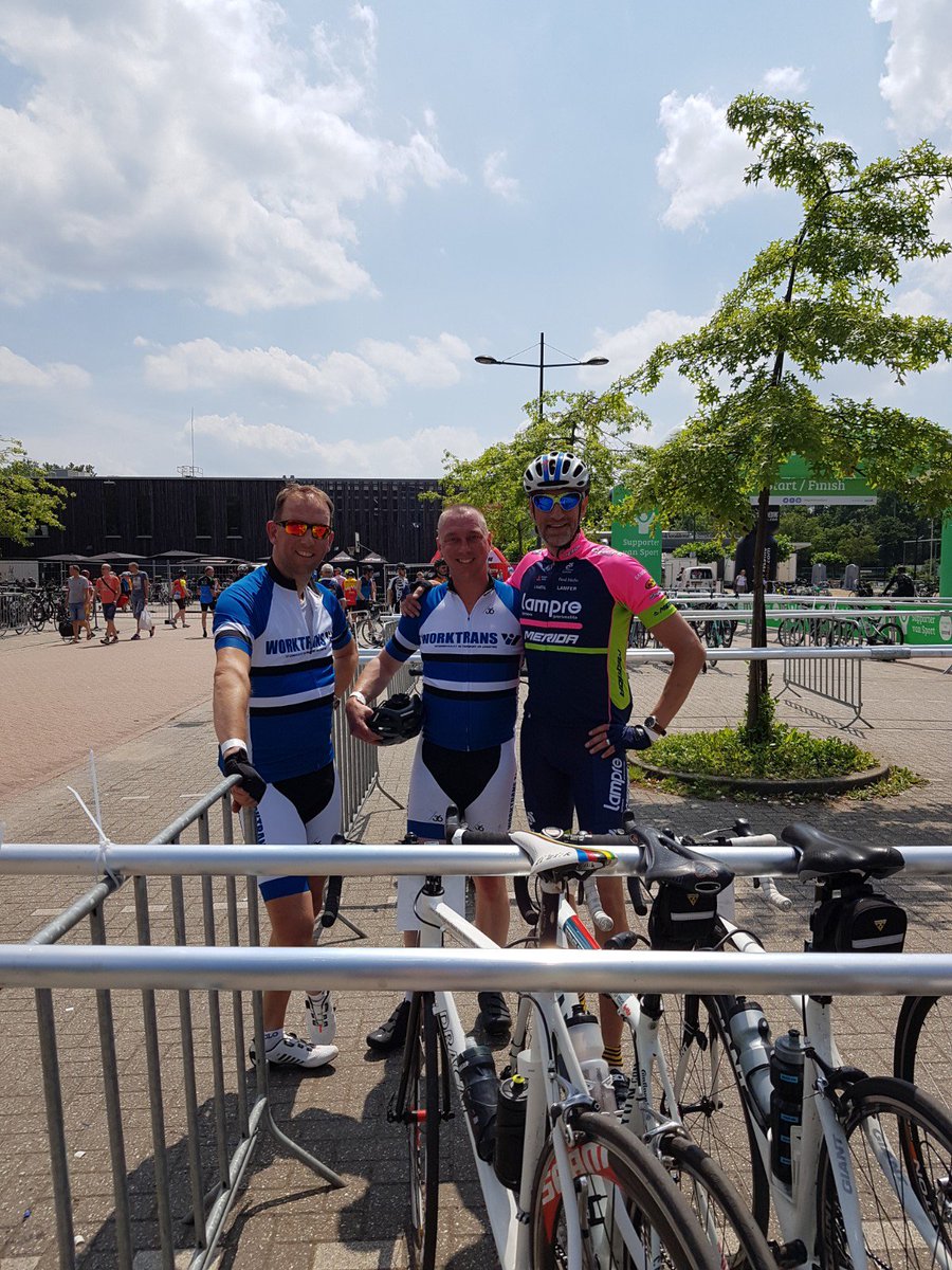 Na 2 jaar mag het officieel een traditie heten: @Worktrans fietst met het bedrijfsteam de <a href="/JanJanssenClass/">Jan Janssen Classic</a>. Heerlijke fietsdag met mijn oud-collega's en het blijkt dat ik meer klimmer ben dan ik dacht! ;)