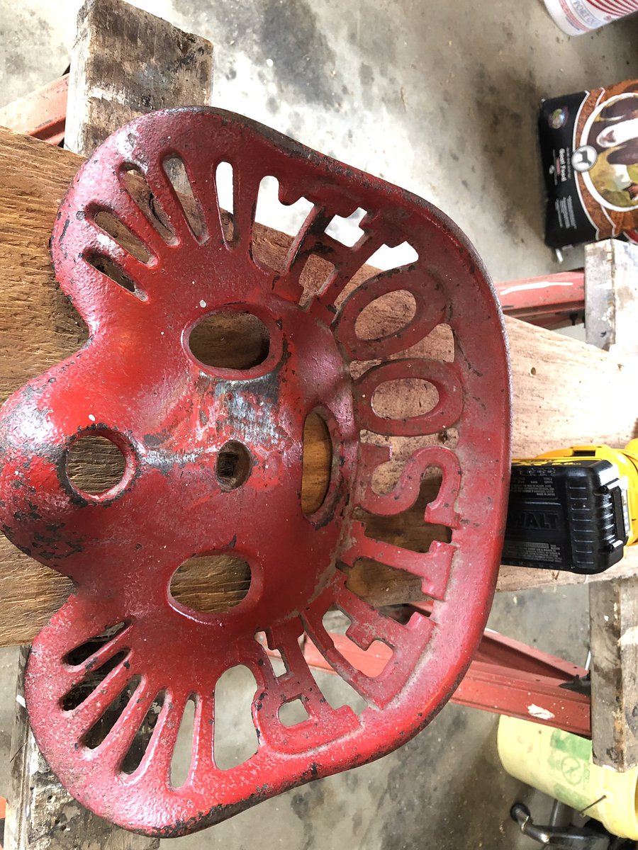 BCrawford_09's tweet image. Does anyone know what the original color of these seats would have been?  RT’s appreciated