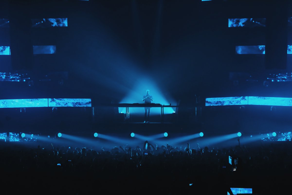 asot's tweet image. Tonight will be one for the books Trance Family, don't forget to tune in to the livestream and not miss a single thing! 😍 facebook.com/astateoftrance #ASOTKYIV #ASOT900