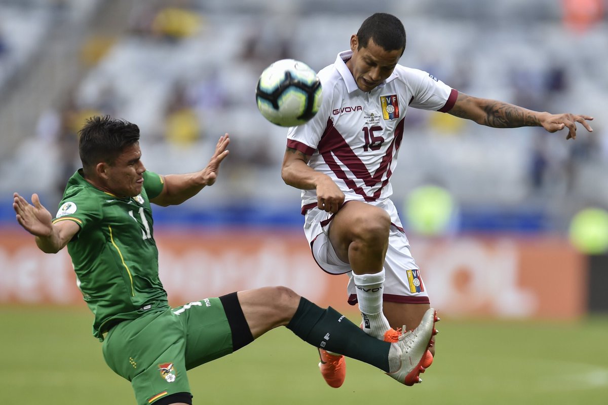 ¡VICTORIA VINOTINTO! 🙌🏻⚽️🔥

Con marcador (3-1) frente a Bolivia 🇧🇴 nuestra selección nacional 🇻🇪 gana su tercer partido de esta #CopaAmerica y avanza a los 4tos de final del torneo como segundos del grupo A (5pts) 👏🏻👏🏻

¡QUE GRANDE ERES VENEZUELA! 💛💙❤️ #MiVinotintoXTVES