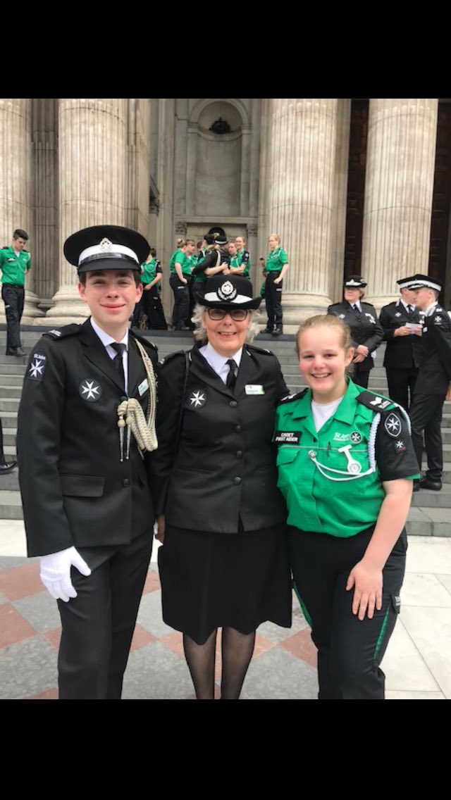 A good day going to St Paul’s Cathedral for #StJohnsDay💚 <a href="/stjohnambulance/">St John Ambulance England</a>