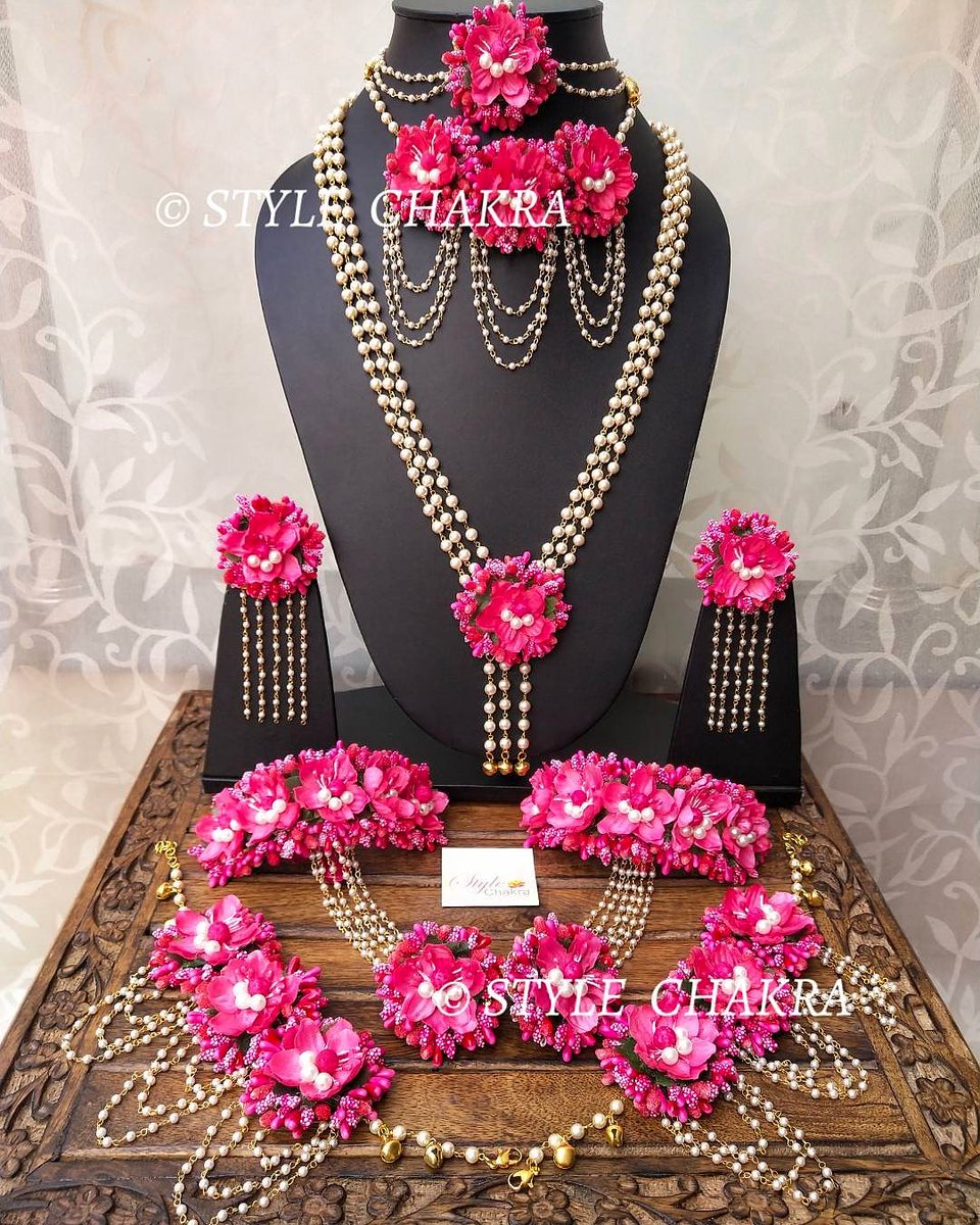 StyleChakra's tweet photo. Floral jewellery for Mehendi / Haldi / Sangeet / Baby shower functions 🌿🌸
Color customisation subject to availability. Bulk orders accepted. 
To order DM or WhatsApp at +919599016781
#floraljewellery #floralaccessories https://t.co/DQgPUFxuuG