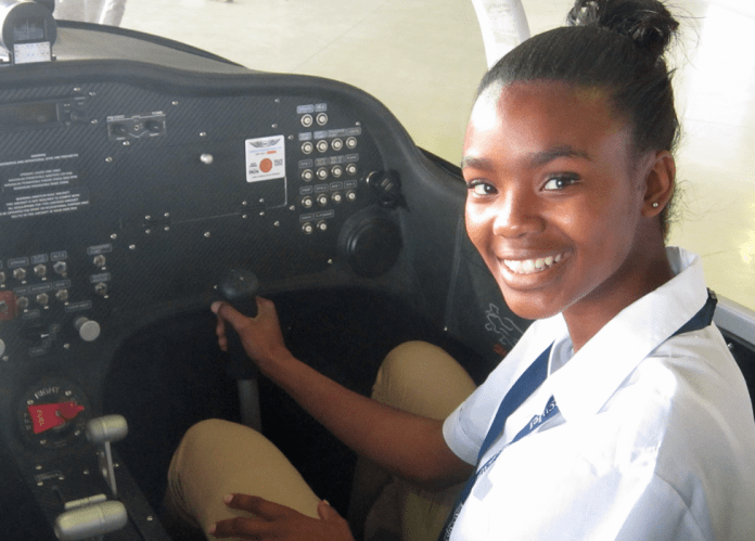 TravelNoire's tweet photo. A group of South African teenagers has left #CapeTown this week on a round-trip journey to Cairo in a plane they self-assembled. 👏🏿  https://t.co/0UeWLjr4Ox https://t.co/yApHsDq9lK