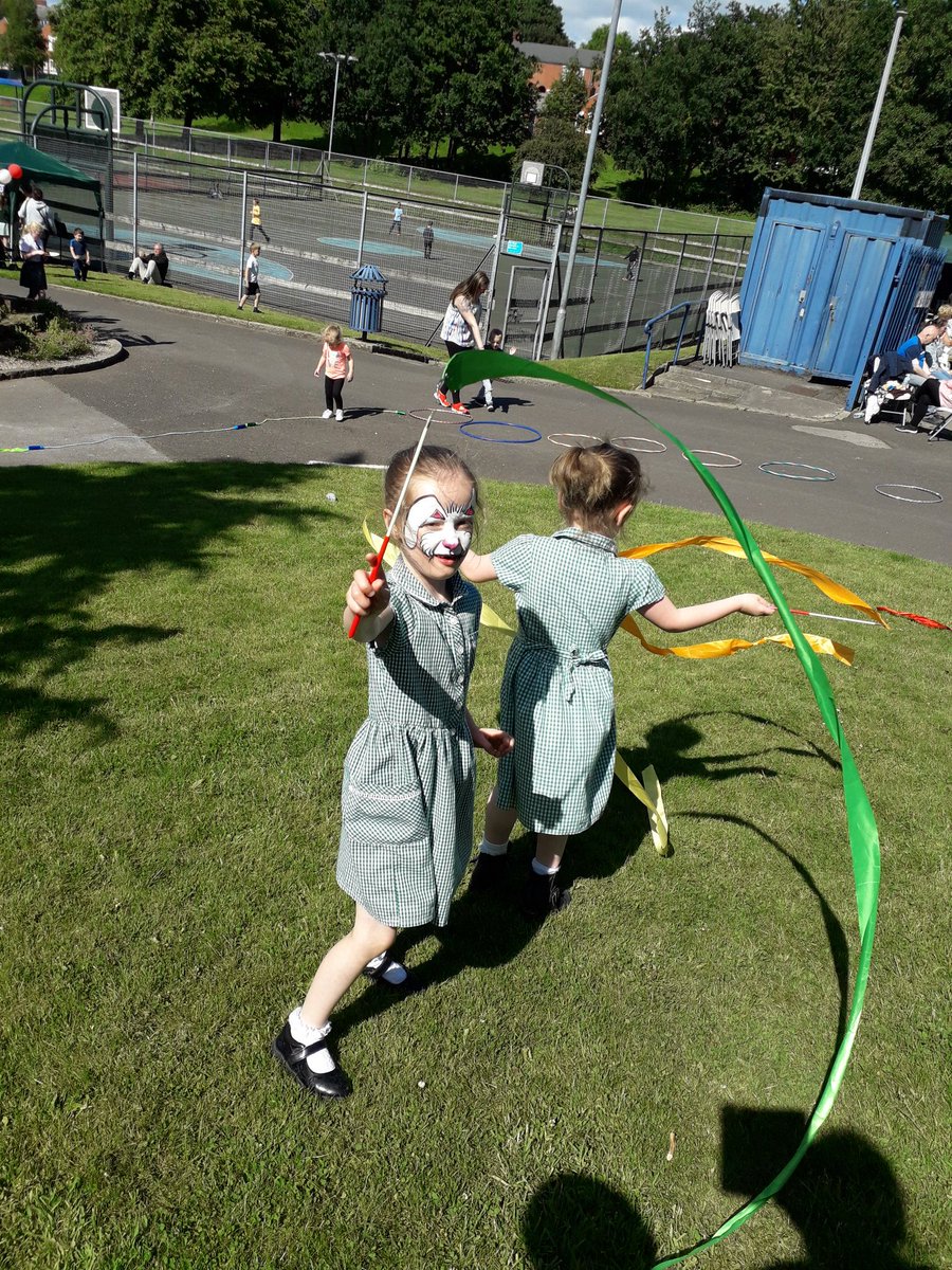 Fantasic day for Sarah's Picnic Great Get Together... all the hard work put in by everyone.. each person who attended had big smiled on their faces.. bringing our community's together #GreatGetTogether2019 #RapidROCA <a href="/OldhamCouncil/">Oldham Council</a> <a href="/FirstForFCHO/">First Choice Homes Oldham</a> <a href="/Stoneleighpark/">FOSP</a> <a href="/TescoOldham5731/">TescoOldhamExtra</a>