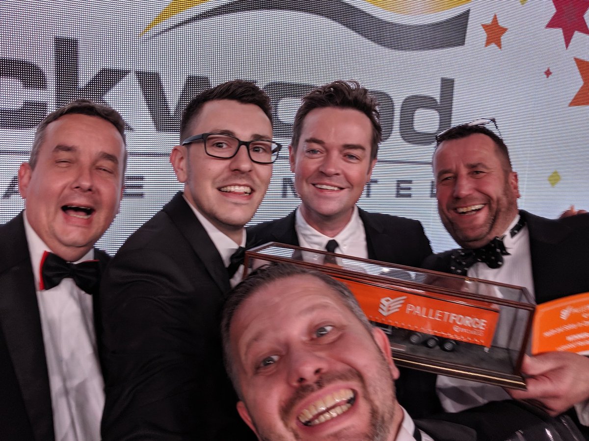 MLSimsy's tweet image. Aup Steve #PFGala2019 @LockwoodHaulage  Health and safety award