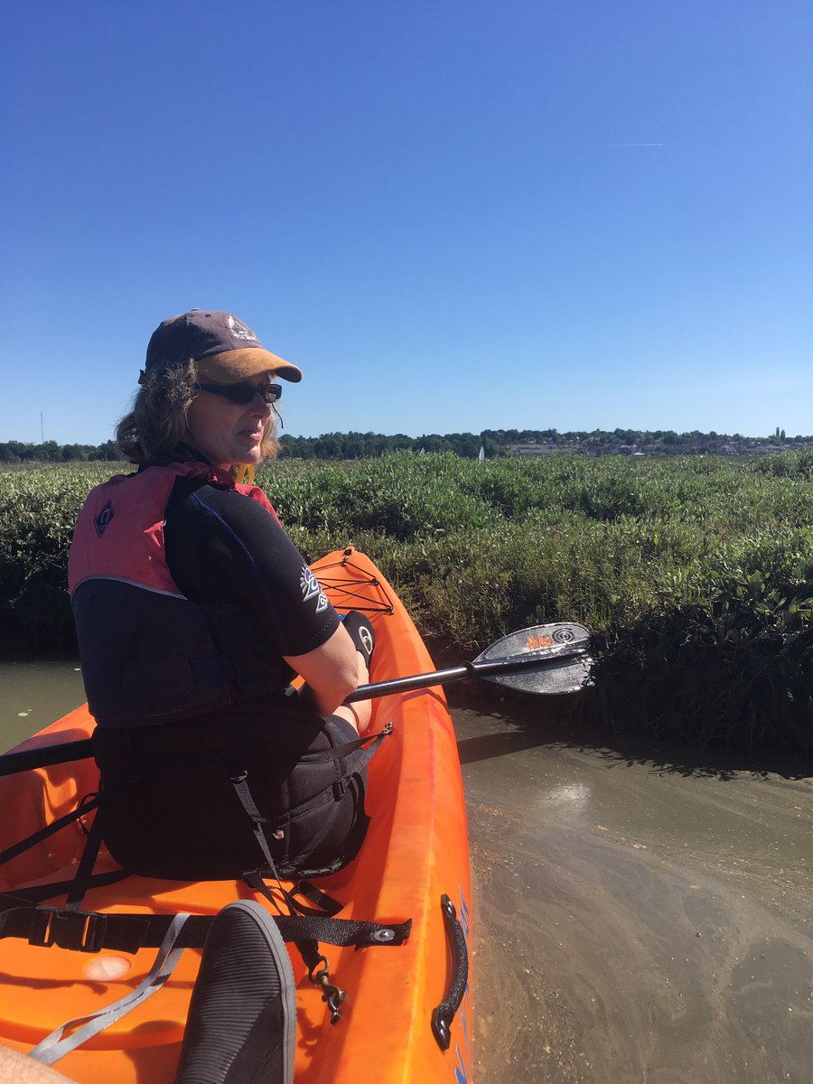 GJCUnderwood's tweet photo. After 30 years research in #estuaries, finally saw 1000βs of #Hydrobia doing high tide surface film floating, sensu Newell (1962) https://t.co/4KZQjbx4DP on the Stour, Essex. Have βneverβ seen this on the #Colneestuary, why on the Stour? #marinebiology https://t.co/vELqiHuXhv