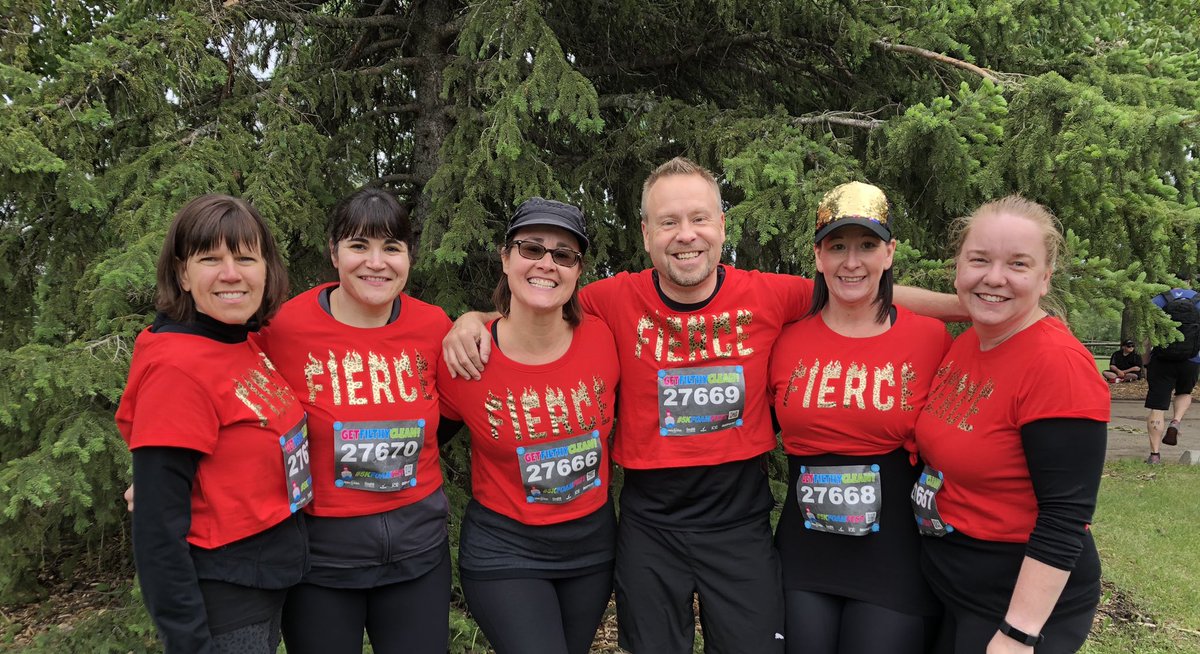 liana_albano's tweet photo. Just an easy fun run with friends, water, foam &amp; mud #teamfierce @CHarasemchuk @delron13 #beforethemess https://t.co/B0Q3qUm0J3