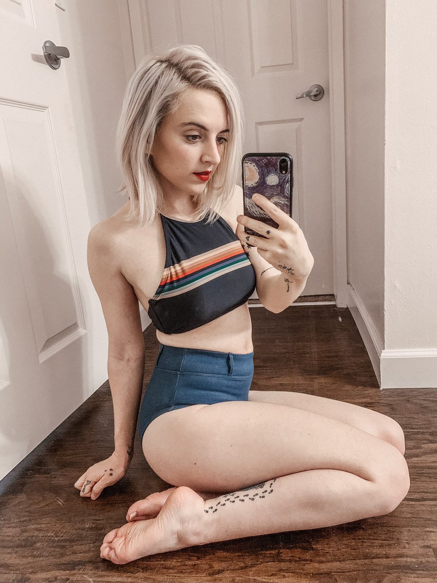 Tessa Netting Moses on X: @HotTopic ❤️✨#htfanatic #sponsoredbyht  t.cowPb8mk4OH0  X