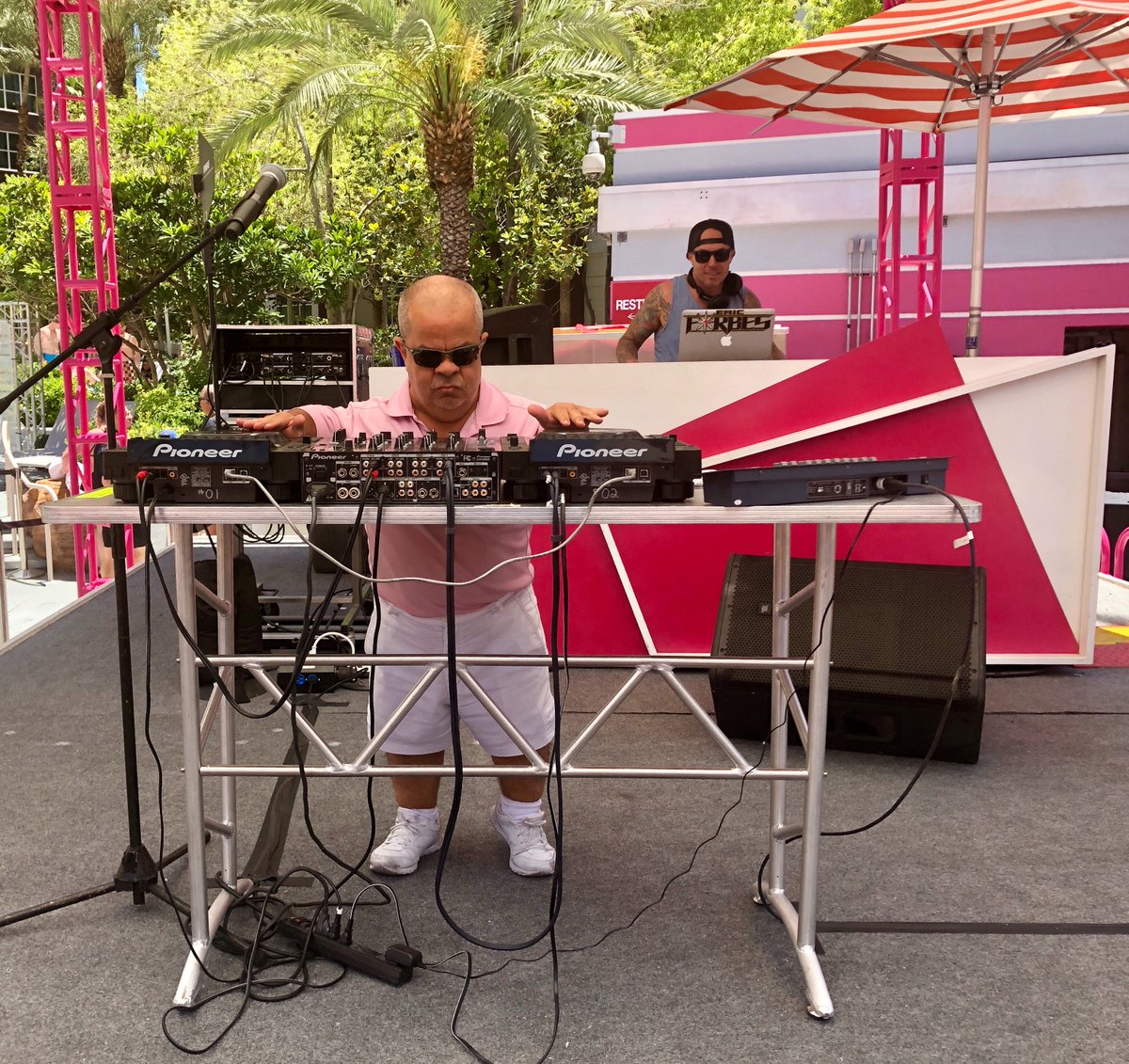MdgtImpssbl's tweet photo. Officially debuting my new career today at Flamingo Go Pool. With My Tutor D J Eric Forbes & Special Guest @VanillaIce
D J Mini - B.
#LasVegas #SinCity #GoPoolLasVegas #FlamingoGoPool #GigLife #DJMiniB #VanillaIce https://t.co/J0B3Y9PB41