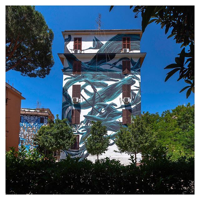 hookedblog's tweet photo. Painted in 2015 as part of the ’Big City Life' project by Portuguese artist Pantonio (@pantonio.o) in Rome, Italy:
.
. .
#Pantonio #hookedblog #streetartitalia #bigcitylife #999contemporary #italianstreetart #urbanart #contemporaryart #ig_italia #igrome … https://t.co/sVaV7NPFxV https://t.co/AfqdlgOfAX