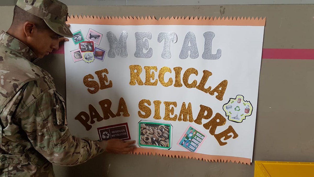 fapperu's tweet photo. ♻Alumnos del Programa de Estudio de Mantenimiento de Estructuras de Aeronave, de #Esofa, realizaron campaña ambiental "RECICLAMETAL", donando un contenedor elaborado por ellos mismos, a fin de sensibilizar al personal en el reciclaje de residuos metálicos. #SomosCalidad💯✔ https://t.co/2JEayrBf66