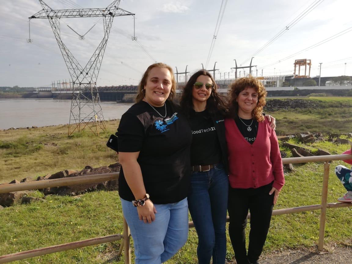 pao_simonetti's tweet photo. @IreneManea @gabyret 👏👏👏@gabyret @Fabirube @dahiarc @lobertran Ejemplo de ONE #IBMTeam ! Gracias por todo el esfuerzo! https://t.co/nEKkPTUMiB