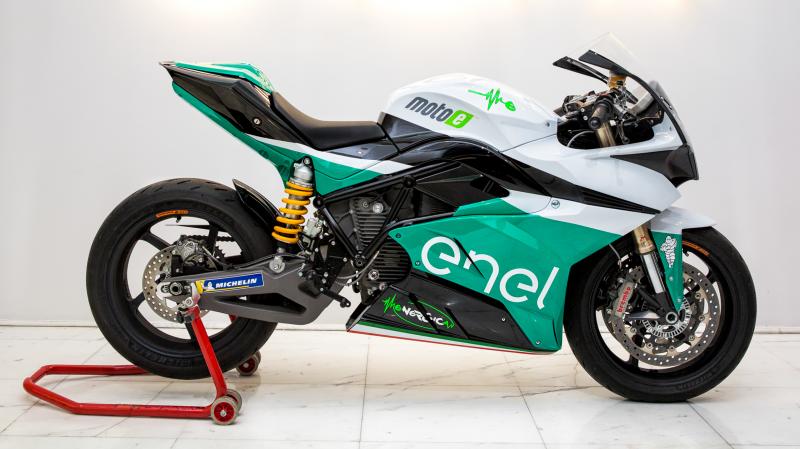 MotoE race will be held shortly, the first electric motorcycle championship in the world 🏍. The innovative event will take place at the German circuit of Sachsenring on July 7. Featuring by Nico Terol, a world champion 🏆🥇, among others. The ⚡ ⚡ is an unstoppable movement!
