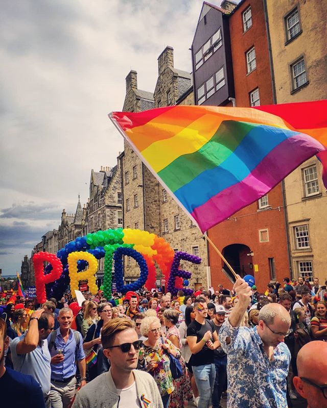 Happy #Pride 🏳️‍🌈 #prideedinburgh #edinburgh #royalbankforrainbow #pridemonth #prideparade #thisisscotland #royalbankofscotland #edinburghpride #thisisme #edinburghsnapshots #igersedinburgh #rainbowflag #rainbow #lgbt #scotland #VisitScotland #scotlandis… bit.ly/2IAcYlB