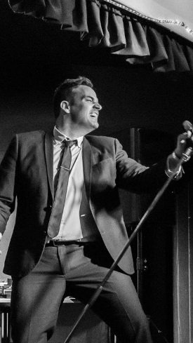 CRBO_BoxOffice's tweet photo. 7.30pm Fri.5th July @johnnycowling  #Devoran Details+Tickets Online > https://t.co/JTyylapAAc #Need2Book ! on @CRBO_BoxOffice  Phone 01726 879500 or Buy at @VisitTruro  soon ! https://t.co/G6rBE5FPMA