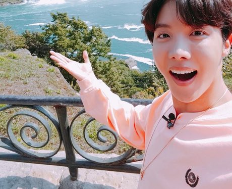ElafArmy5's tweet photo. #WeLoveYouHoseok #kurdisharmy #JHOPE #JhopeWeLoveYou #armykurdish https://t.co/J70IuhF7kE